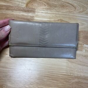 Vintage Princess Gardner Trifold Kiss Wallet